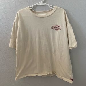• Dickies T-shirt •